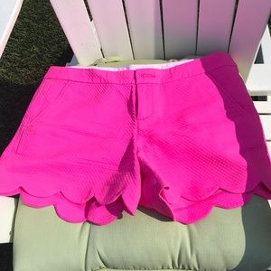 Lily Pulitzer hot pink scalloped shorts size 10